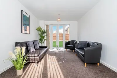 Image de Detached 3 Bed House - Garden - Parking & Fast WiFi