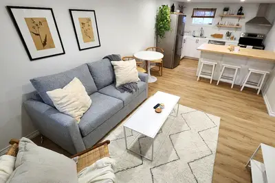 Image de Zen Den | Premium Monthly Stay West HamOnt + Dundas