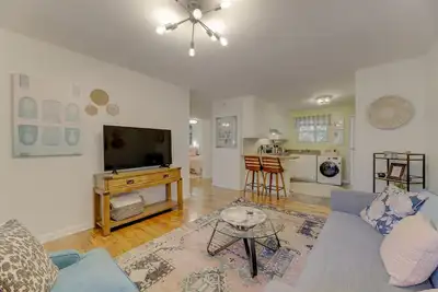 Stylish & Cozy Apartment ?Close to Everything!