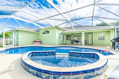 Image de Amazing modern home with heated pool and jetted tub 86 all year round…