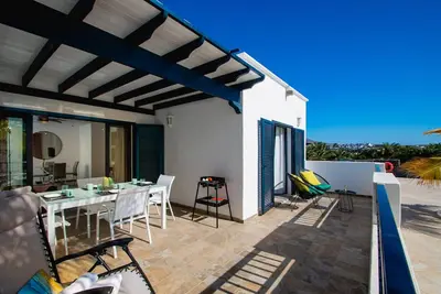Image de La niña bonita - villa au bord de la piscine avec vue sur la mer