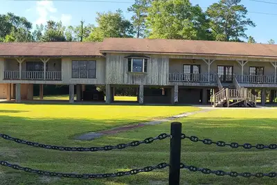 Image de Spacious Cypress Lodge 10 minutes from I-59 exit #29