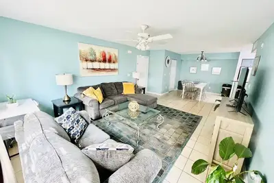 Image de Gorgeous 3 bed 2 bath condo with pool near beach