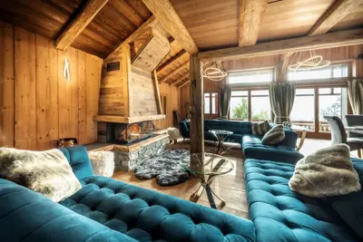Image de Beautiful luxury chalet with hot tub and stunning panoramic mountain views