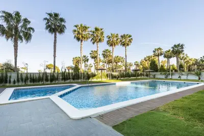 Image de Bel appartement pour 4 personnes avec piscine, climatisation, Tv, terrasse et parking