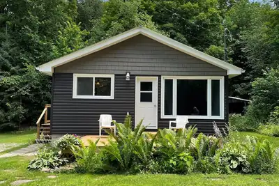 Image de Cozy, Clean 3-bed-1-Bath Pet Friendly Cottage in The Kawarthas!