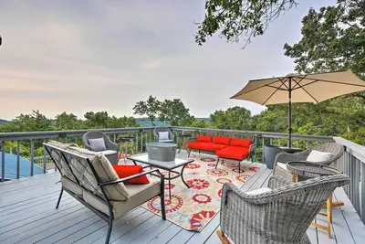 Image de 'Hilltop Hideaway' Branson Home w/ Trampoline!