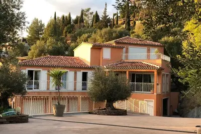 Image de Villa With Pool And Green Areas