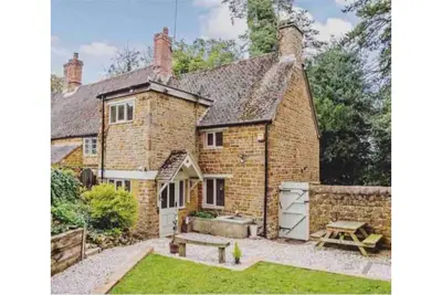 Image de Centrally Located stone cottage with Log Burner