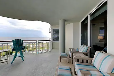 Image de Gulf Front Condo on Navarre Beach - Included Beach Service & Pool!