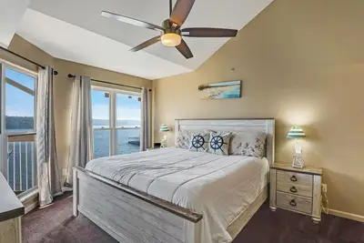 Image de On the Main Channel-Bldg 10-Large Loft Area 2 Pools/Sandy Beach