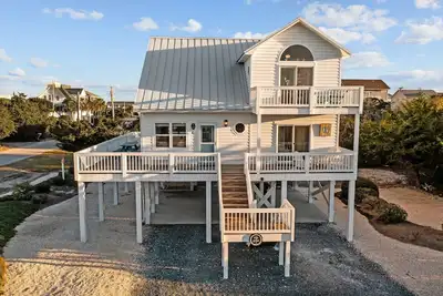 Image de New Renovations, Great Location, Water Views, Topsail Beach