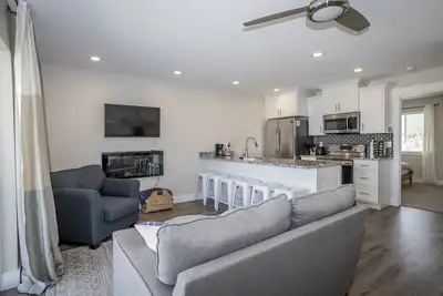 Image de The Lake Breeze Getaway #27 at Legacy Beach Resort - Lake access!