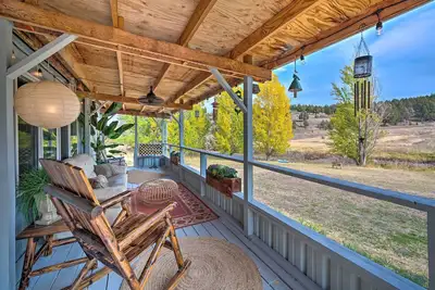 Image de John Day Lakehouse w\/ a Great Outdoor Space!
