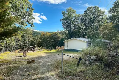 Image de Port Jervis Home ~ 8 Acres w\/ Mountain View!