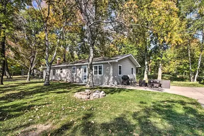 Image de Waterfront Onamia Retreat w\/ Dock & Fire Pit!