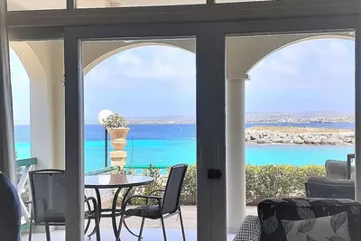 Serene Dream Bonaire - Ocean Front with amazing views and TeAmo Beach next door.