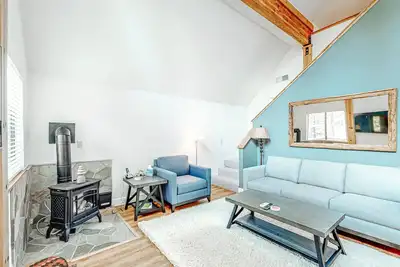 Image de Comfortable Home with Shared Hot Tub & Pool, Fireplace, & Private W/D