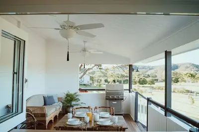 Image de Clayfield House on acreage 10 minutes from beaches