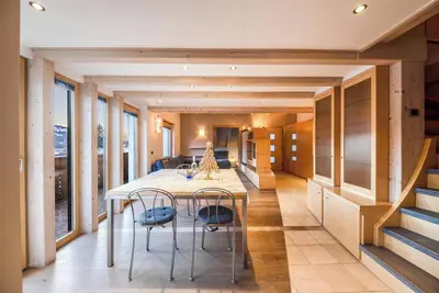 Image de Appartement \"La Pratolina Attico\" avec vue sur la montagne et balcon