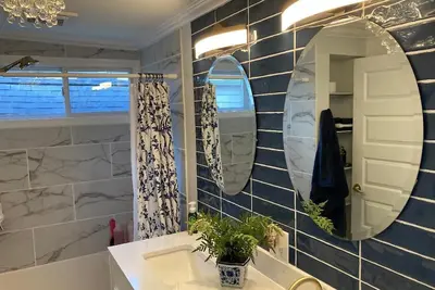 Image de Executive Suite, Kitchen, Bath, Laundry, & Direct Tv