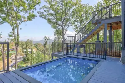 Image de Chalet Vista | Pool • Hot Tub • Game Room • Views