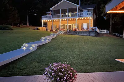 Image de Best Dock on Lkg, 7 Bedrooms, 2 Kitchens, 4 Bath, 2 Open Boat Slips