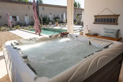 Image de Gîte de charme 8\/10 personnes au calme avec piscine extérieure et spa