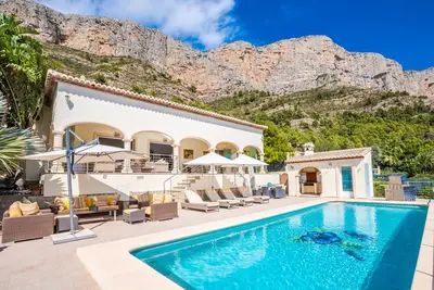 Image de Villa de 4 chambres avec vues spectaculaires