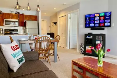 Image de PeoWhistler-1 Bdrm + Sofabed mtn view in DeerLodge