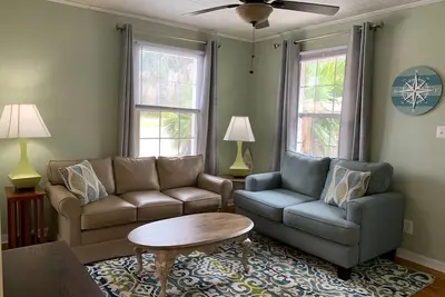 Image de New Brick Cottage Sleeps 4! ! Closest to Nas! ! Book Now