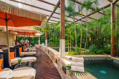 Four Diamond Hotel. Family friendly beachfront oasis.