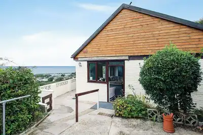 Image de Frondeg translates to ’Pretty Hill’, this is exactly what this property offers.