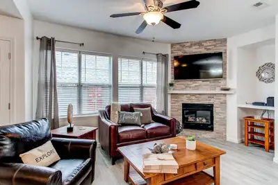 Image de Welcoming and Wonderful Main Floor Condo