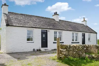 A lovely detached cottage with beautiful views in a peaceful location.