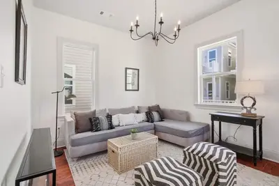 Image de Creole Charm: Historic Home in Vibrant Uptown