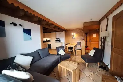 Image de Grand 4 pièces offrant de belles surfaces situé dans une résidence au village du chantel, proche des pistes et avec piscine