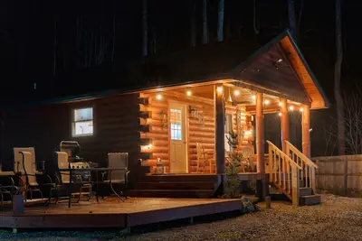 Image de Moonlight Ridge - a wonderful little log cabin on 4 wooded acres