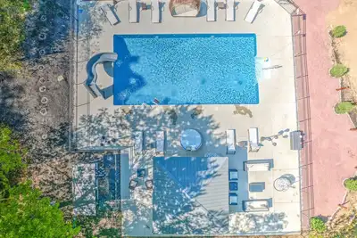 Image de Majestic Cabin near all attractions Private Pool-Hot tub-Sauna-Theater-Game Room