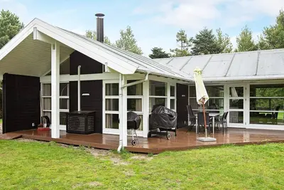 Image de Maison de vacances pour 10 a Væggerløse-By Traum