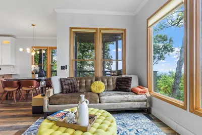 Image de Hiking On-Site: Mtn-View Burnsville Condo!
