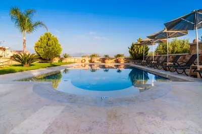 Image de Two floor Magnificent Sea View Villa made of Wood and Iron