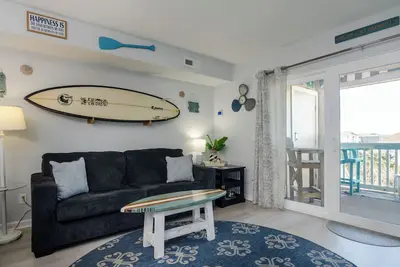 Image de Top floor condo with ocean and canal views!
