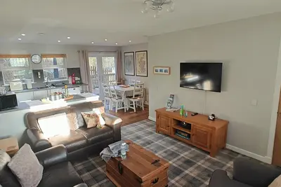 Image de Prestige-Cottage-Vue sur Montagne-Salle de bain privée séparée-Ben Lomond Cot. . .
