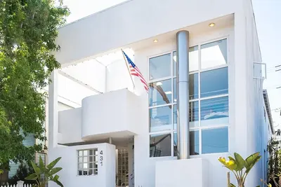 Image de Hermosa Beach Home Summer Lease
