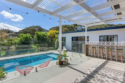 Image de Ultra-chic throughout, fantastic family home with pool (sleeps 9)