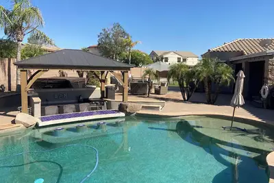 Image de Summer Vacation Home, Swim up Bar, Water Fall, Outdoor Living, Centrally located