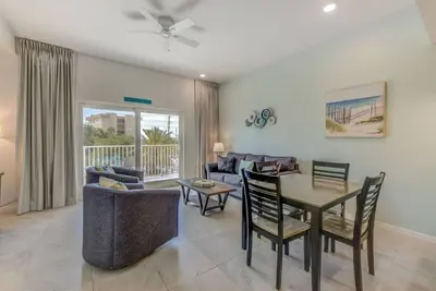 Image de New Building: Gulf Views, Pool, Johns Pass!