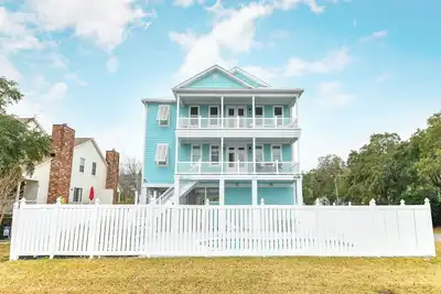 Image de Beautiful 8 Br Beach House with a Heated Private Pool! - Sandollar