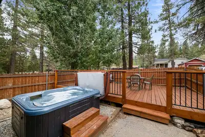 Image de Happy on the Lake - Walk to Lake, Hot Tub, Fenced Yard, Pet Friendly